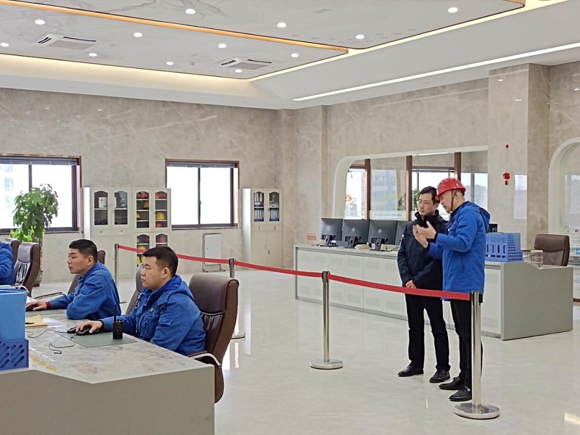 必一运动官网领导到下属项目公司开展新春慰问